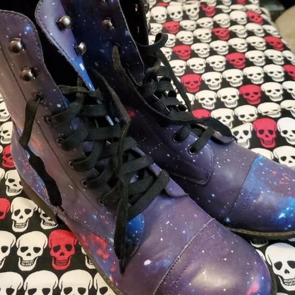 Galaxy Print Combat Boots - Picture 2 of 3